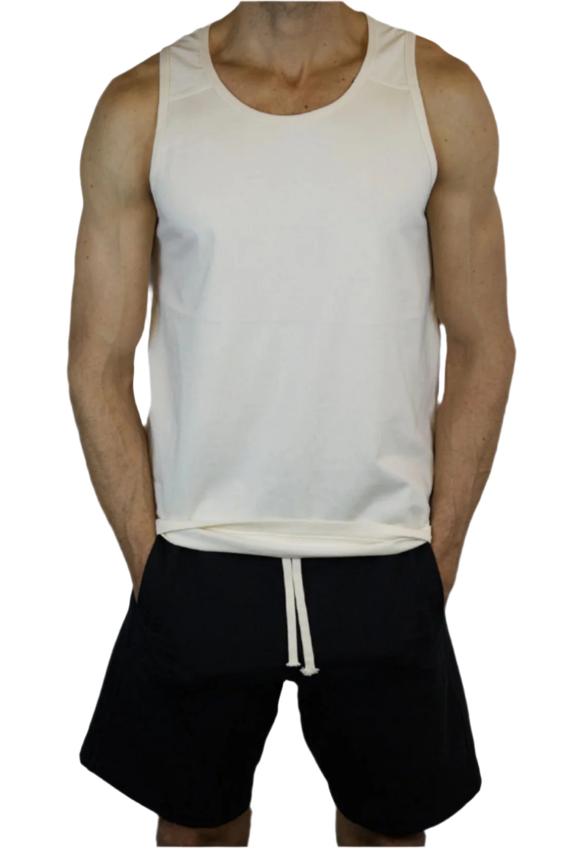Vorderansicht des M23 Kobe Tanktops in Creme – umweltfreundliches Herren-Shirt aus nachhaltiger Bio-Baumwolle.